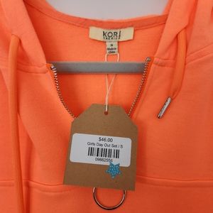 NWT bright orange set size S